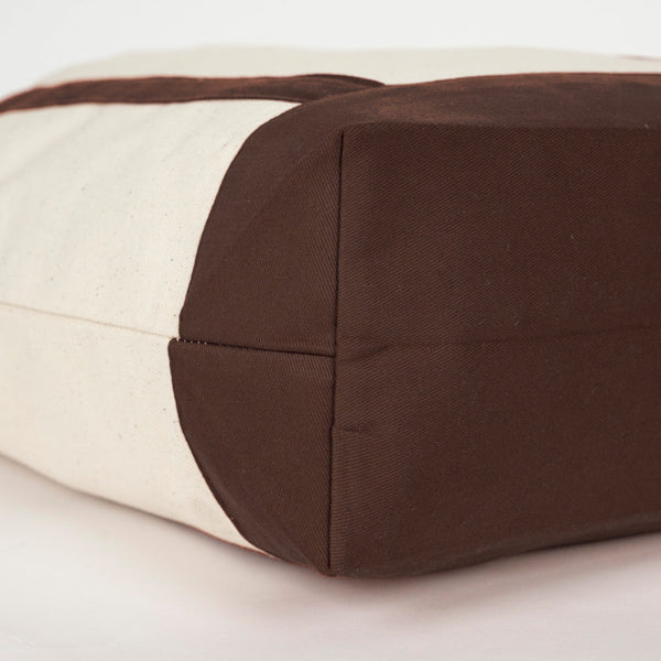 Close-up of the dark brown base panel corner - Pamusan.com