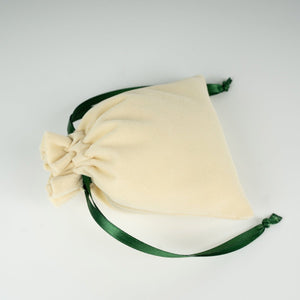 Personalized Velvet Rose Drawstring Pouch – Green Ribbon – 4" × 5" (10 × 13 cm) - Pamusan.com